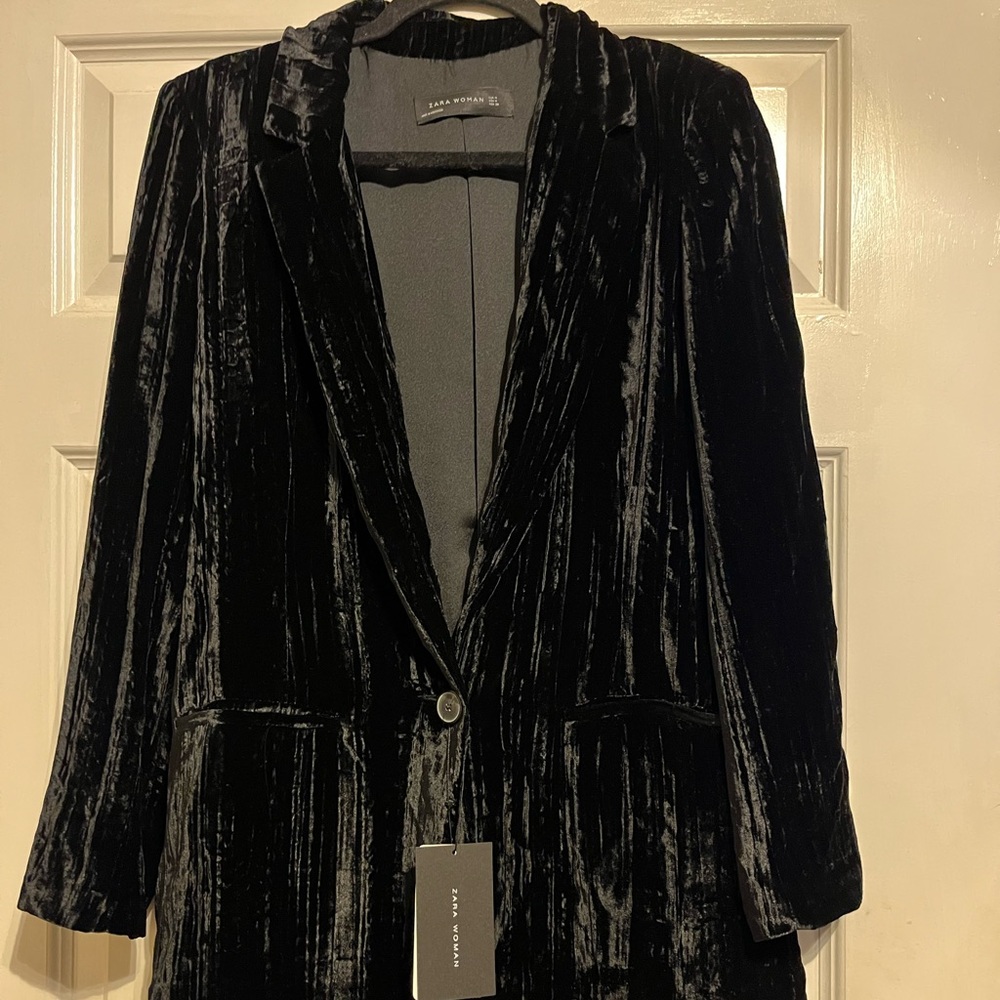 Zara Black Velvet Blazer Size:M